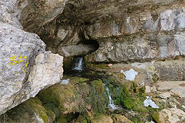 Пещера источник, фото