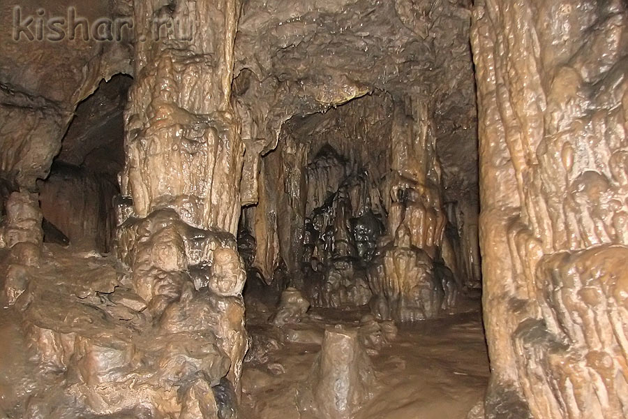 В пещере Озерной